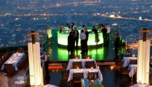 Lên Lebua Sky Bar ngắm cảnh thành phố Bangkok
