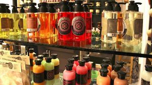 Mỹ phẩm và hàng thời trang