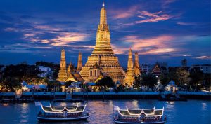 Ngồi tàu trên sông Chao Praya