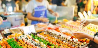 Những khu chợ ẩm thực nổi tiếng ở Thái Lan