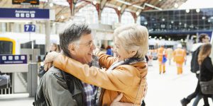 Người già đi máy bay Thai Airways cần giấy tờ gì?