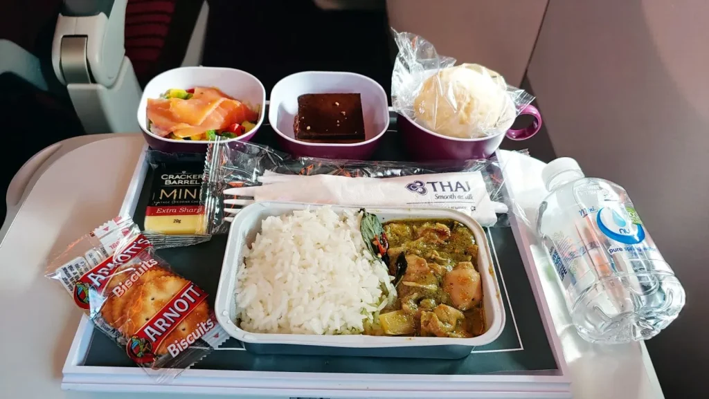 Các suất ăn phục vụ trên chuyến bay Thai Airways