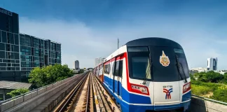 Tàu điện trên cao BTS tại Bangkok Thái Lan