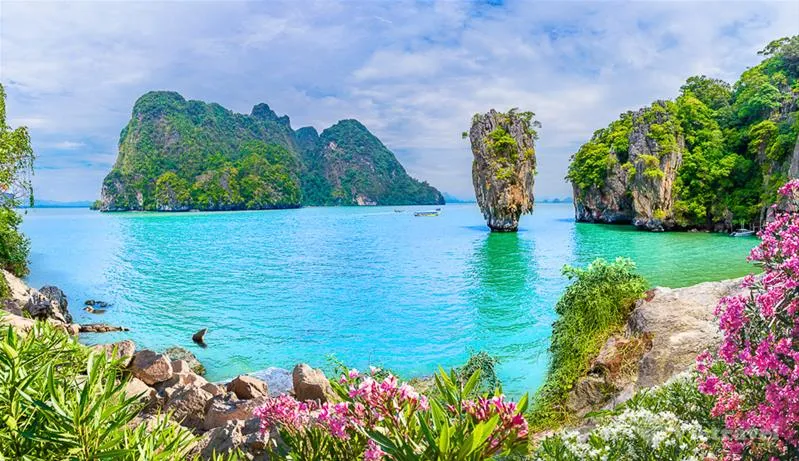 Vẻ đẹp tựa thiên đường của Vịnh Phang Nga