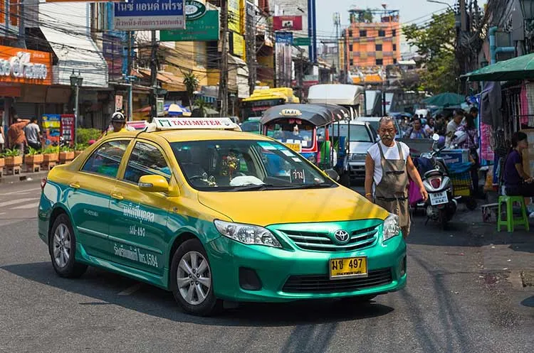 Sử dụng ứng dụng gọi taxi ở Bangkok