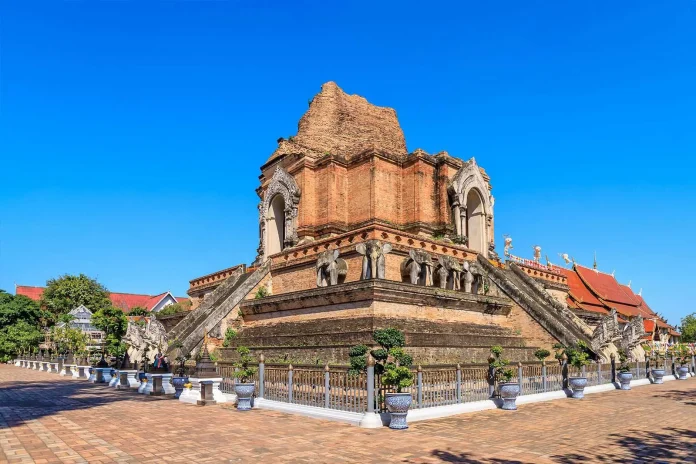 Chùa Chedi Luang ở Chiang Mai