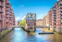 Lâu đài cổ Wasserschloss ở Hamburg