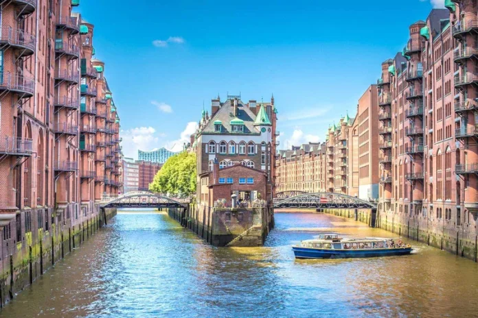 Lâu đài cổ Wasserschloss ở Hamburg