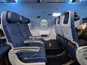 Thai Airways hướng dẫn hành khách ngồi hàng ghế thoát hiểm