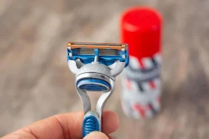 Có được phép mang dao cạo lên máy bay không - Những điều cơ bản cần biết